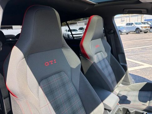 Used 2024 Volkswagen GTI SE FWD image 37