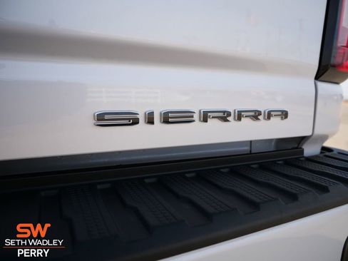 Used 2023 GMC Sierra 2500 Denali w/ Denali Ultimate Package image 11