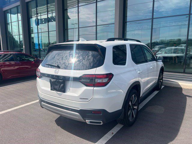Used 2023 Honda Pilot Touring image 9
