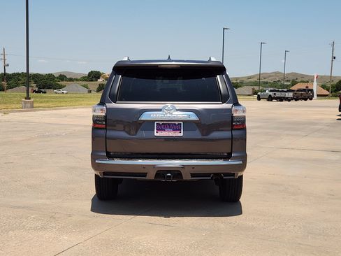 Used 2021 Toyota 4Runner Limited AWD/4WD image 8