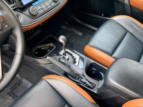 Used 2016 Toyota RAV4 SE FWD image 17