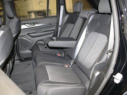 Certified 2025 Jeep Grand Cherokee Laredo X w/ Luxury Tech Group I AWD/4WD image 29