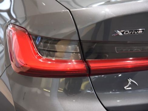 Used 2020 BMW 330i xDrive Sedan w/ Premium Package image 9