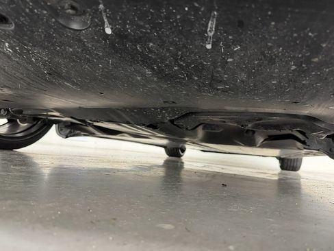 Used 2024 Tesla Model Y 2WD image 49