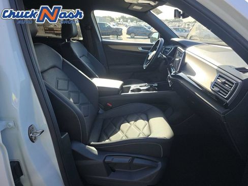 Used 2025 Volkswagen Atlas Cross Sport SE FWD image 10