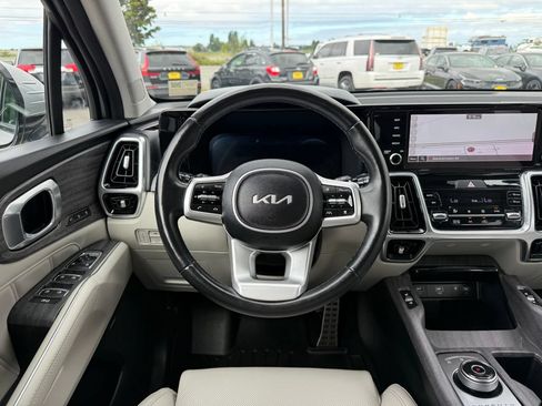 Certified 2022 Kia Sorento SX Prestige w/ Panoramic Sunroof Package AWD/4WD image 23