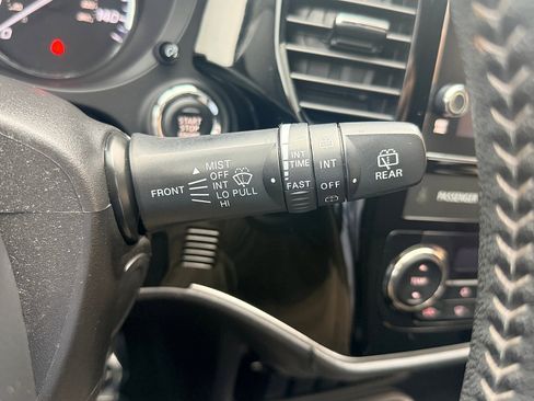 Used 2018 Mitsubishi Outlander SE FWD image 33