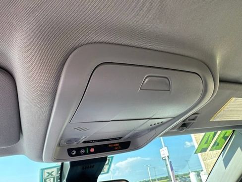 Used 2024 Chevrolet Equinox LT FWD image 26