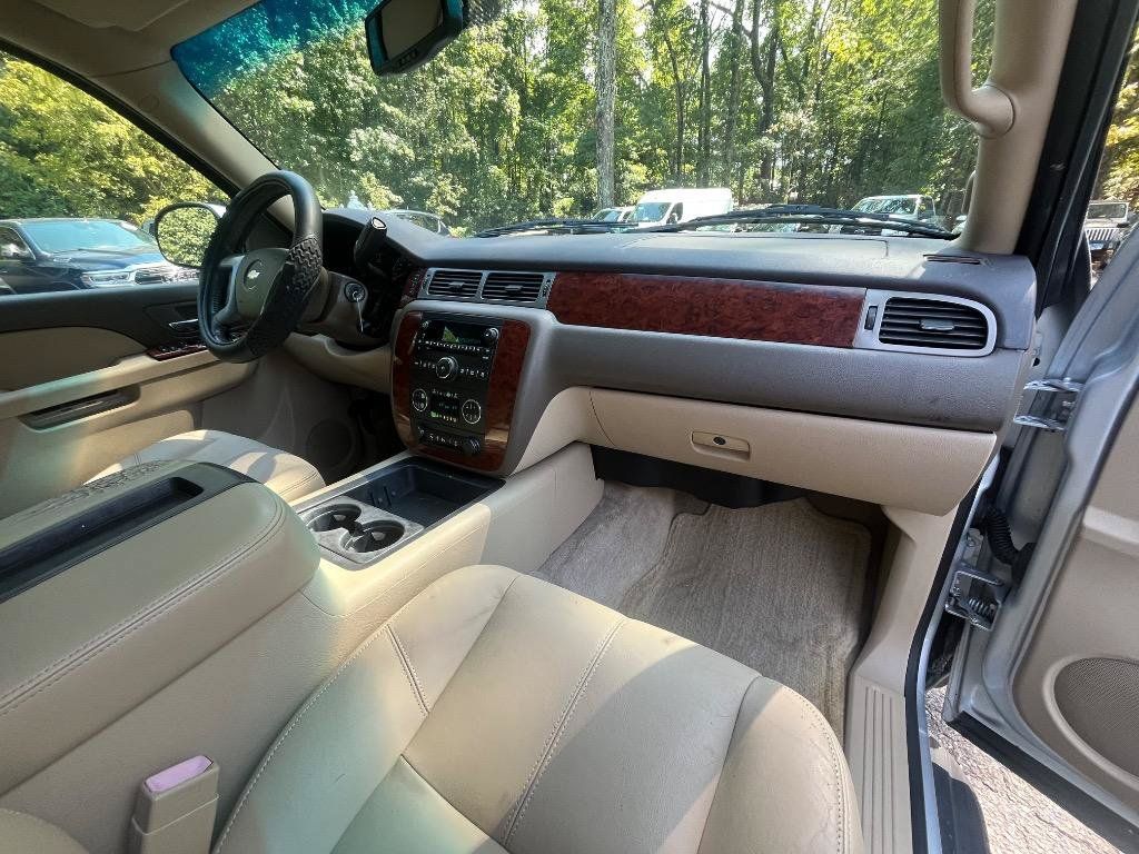 Used 2013 Chevrolet Avalanche LT w/ Texas Edition RWD image 6