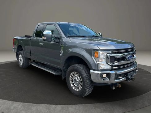 Used 2022 Ford F250 XLT w/ XLT Premium Package AWD/4WD image 9