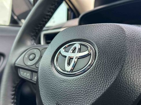 Used 2025 Toyota Corolla Cross LE w/ Moonroof Package FWD image 29
