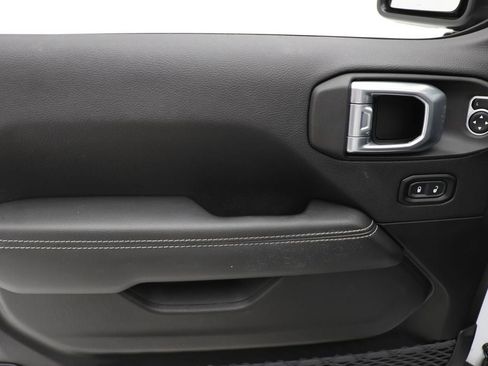 Used 2023 Jeep Wrangler Unlimited Sahara AWD/4WD image 14