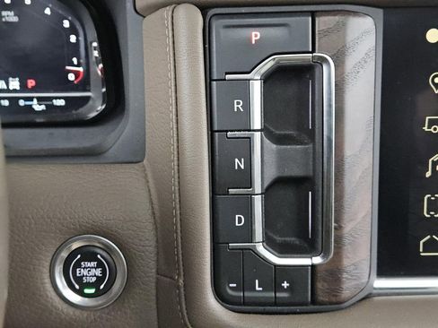 Used 2023 GMC Yukon Denali image 13