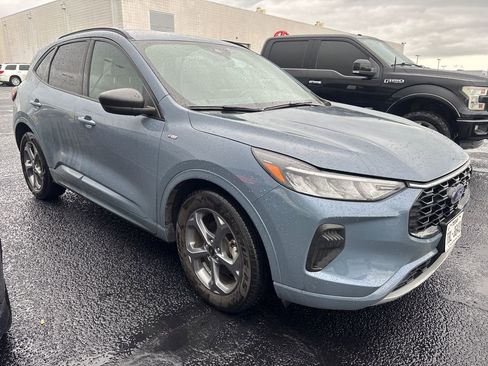 Used 2023 Ford Escape ST-Line FWD image 5