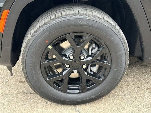New 2026 Jeep Grand Cherokee Altitude AWD/4WD image 13