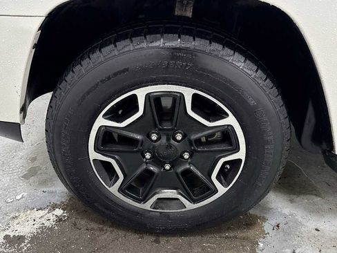 Used 2006 Jeep Grand Cherokee Limited image 10