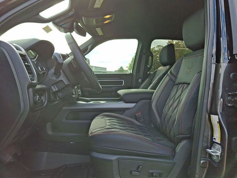 New 2025 RAM 2500 Big Horn AWD/4WD image 8