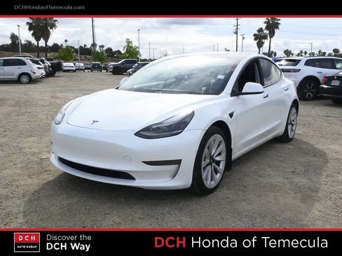 Used 2021 Tesla Model 3 Standard Range Plus RWD image 1