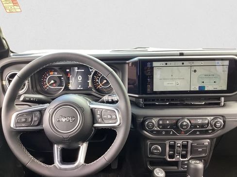 Certified 2025 Jeep Wrangler Unlimited Sahara AWD/4WD image 10