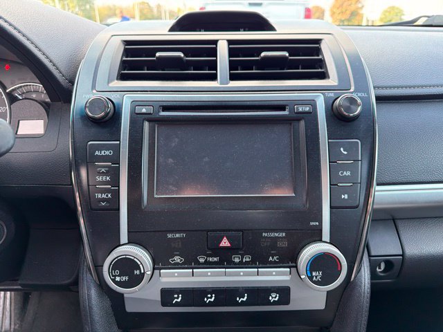 Used 2013 Toyota Camry SE FWD image 19