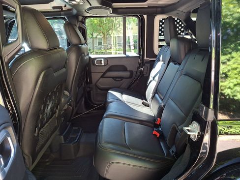 Used 2021 Jeep Wrangler Unlimited Rubicon w/ Trailer Tow Package AWD/4WD image 10