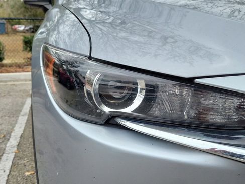 Used 2021 MAZDA CX-5 Touring image 4