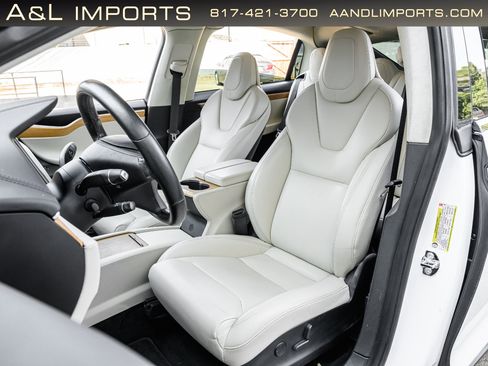 Used 2018 Tesla Model X 75D image 3