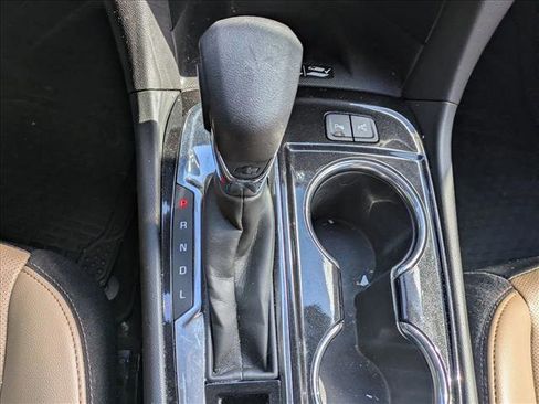 Used 2023 Chevrolet Equinox Premier FWD image 13