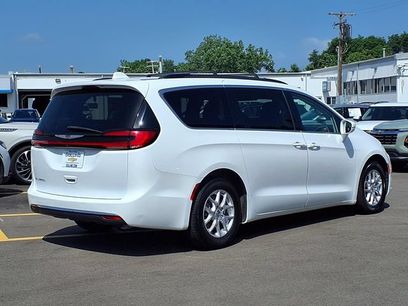 Used 2022 Chrysler Pacifica Touring-L