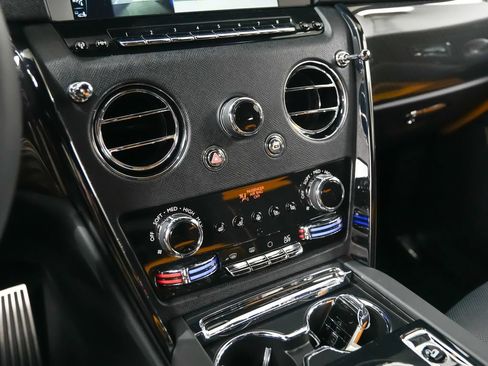 Used 2024 Rolls-Royce Cullinan Black Badge AWD/4WD image 36