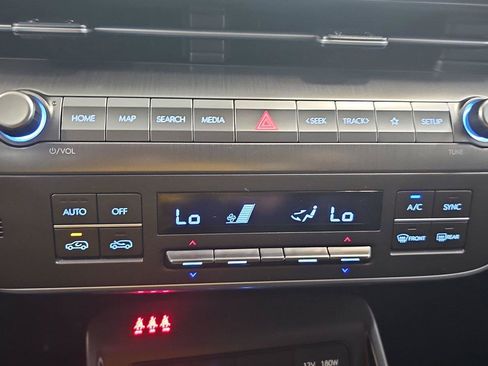 Certified 2024 Hyundai Kona Limited AWD/4WD image 18