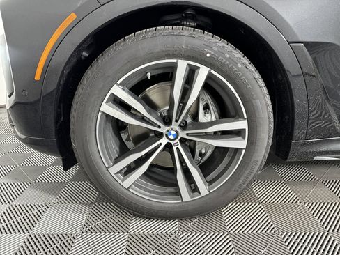 Used 2026 BMW X7 xDrive40i w/ M Sport Package image 11