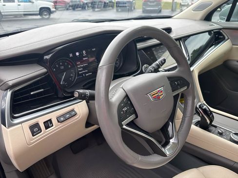 Used 2024 Cadillac XT6 Premium Luxury w/ Technology Package AWD/4WD image 10