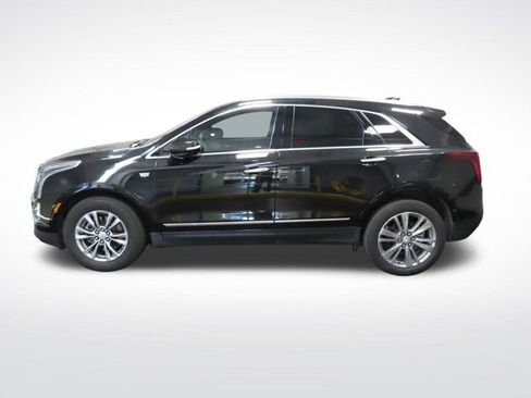 Used 2025 Cadillac XT5 Premium Luxury image 2
