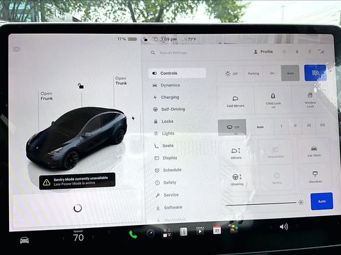 Used 2024 Tesla Model Y Long Range AWD/4WD image 31