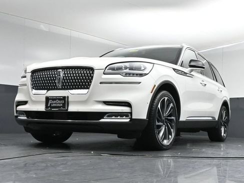 Used 2021 Lincoln Aviator Reserve w/ Equipment Group 202A AWD/4WD image 37