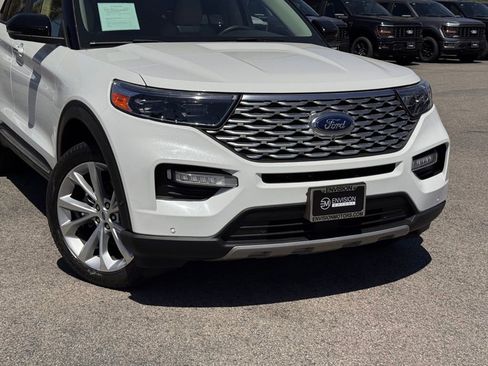 Certified 2021 Ford Explorer Platinum w/ Equipment Group 601A AWD/4WD image 3