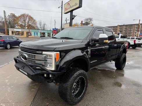 Used 2017 Ford F350 Platinum w/ Platinum Ultimate Package AWD/4WD image 2