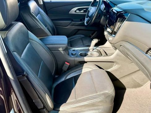 Used 2020 Chevrolet Traverse LT w/ LT Premium Package AWD/4WD image 18