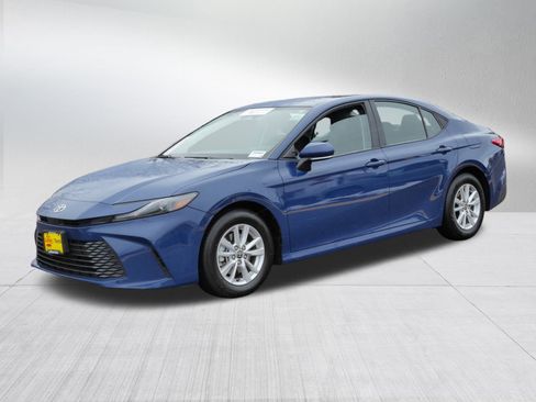 Certified 2025 Toyota Camry LE image 6