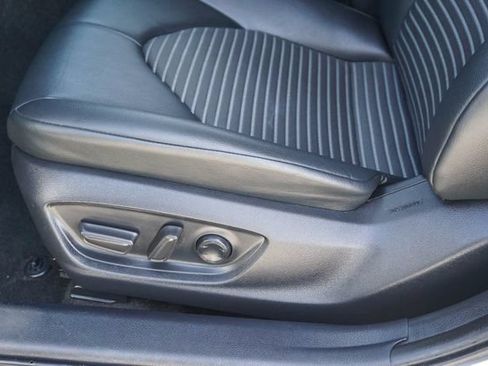 Used 2023 Toyota Camry SE FWD image 12