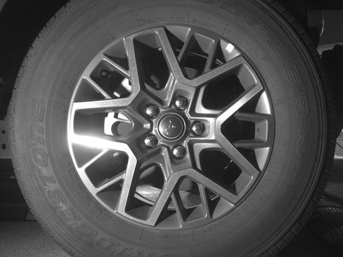 Used 2025 Jeep Wrangler Sahara image 13