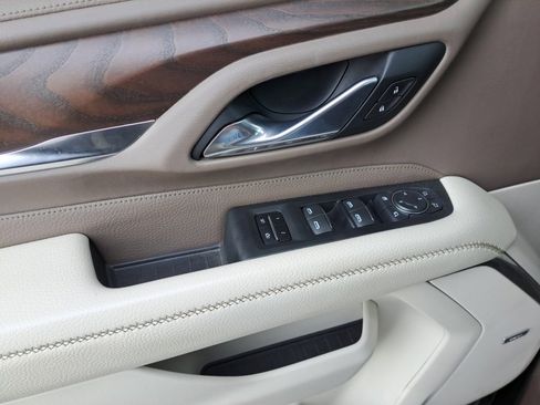 Used 2021 GMC Yukon Denali w/ Denali Premium Package image 32