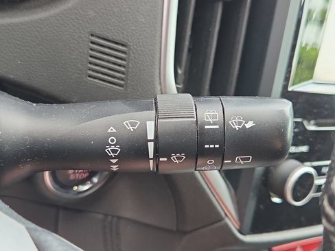 Certified 2021 Subaru Forester Premium AWD/4WD image 32