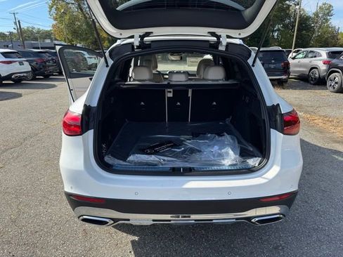 Used 2026 Mercedes-Benz GLC 300 4MATIC image 11