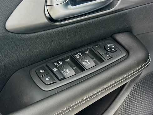 Used 2026 Chrysler Pacifica Select AWD/4WD image 21