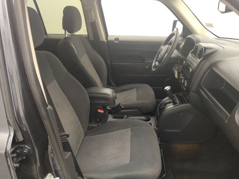 Used 2016 Jeep Patriot Sport image 21
