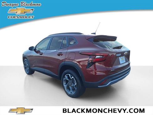 Used 2024 Chevrolet Trax LT w/ Driver Confidence Package image 5
