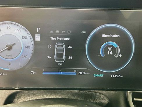 Certified 2024 Hyundai Elantra SEL FWD image 12