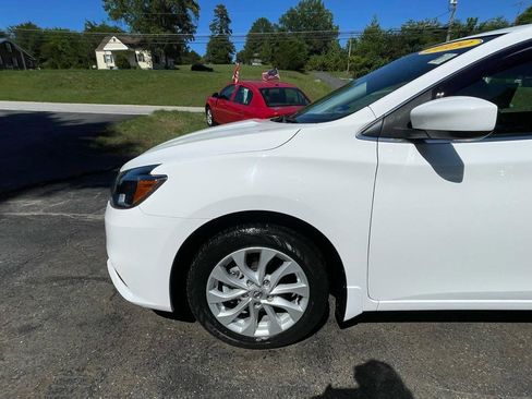 Used 2019 Nissan Sentra SV FWD image 2